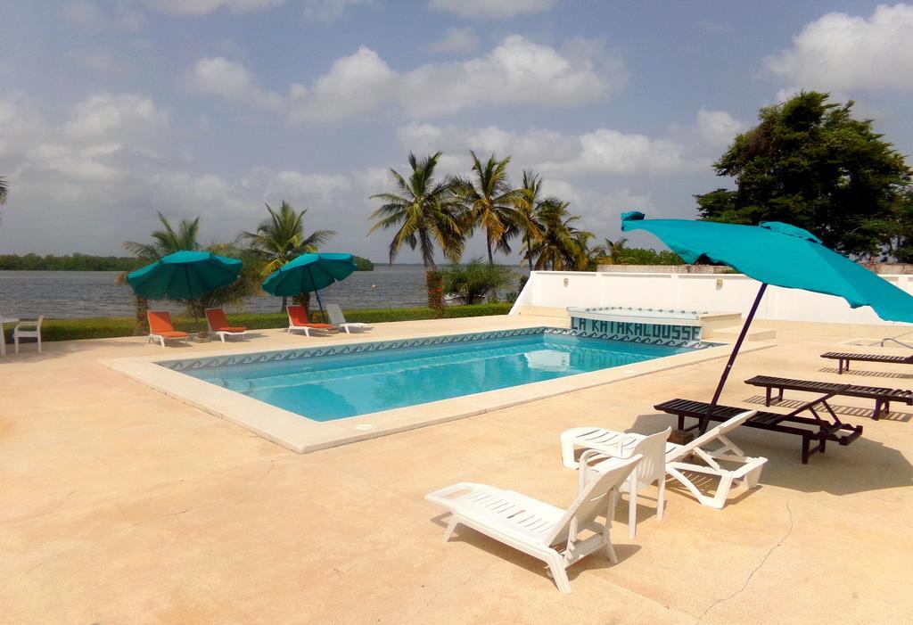 Hotel Katakalousse Yembakana Luaran gambar
